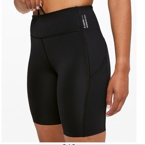 Lulu lemon 8in Barry’s biker short